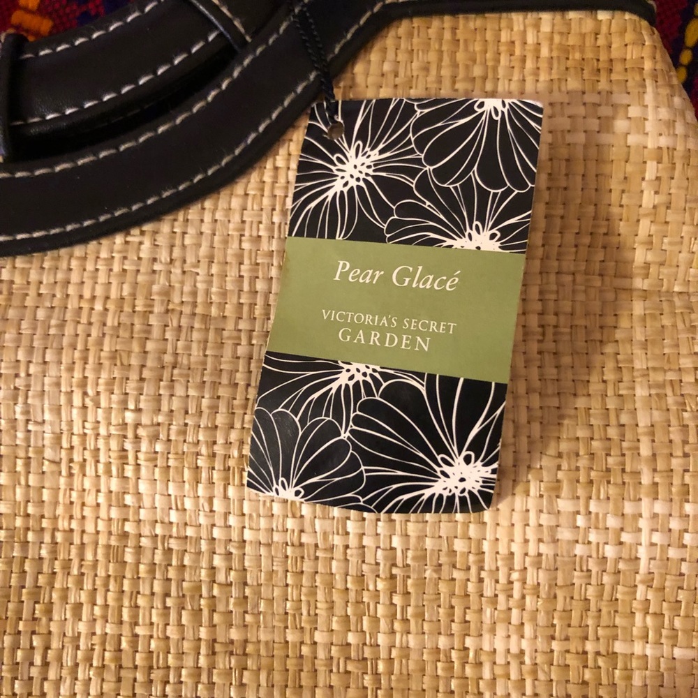 🌸5/$25🌸 Victoria’s Secret Woven Wicker Clutch - Picture 3 of 16